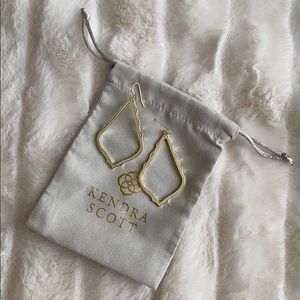 Kendra Scott - gold Sophee drop earrings